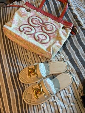 Set Coach Pink Patterned Tote with Coral Trim & NWT Aerosol sandals